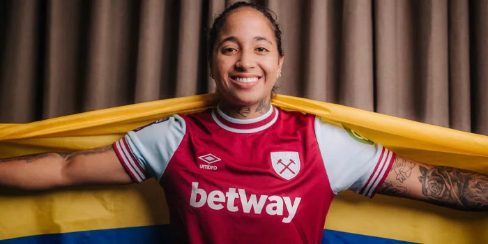 Manuela Pavi Bergabung ke West Ham United